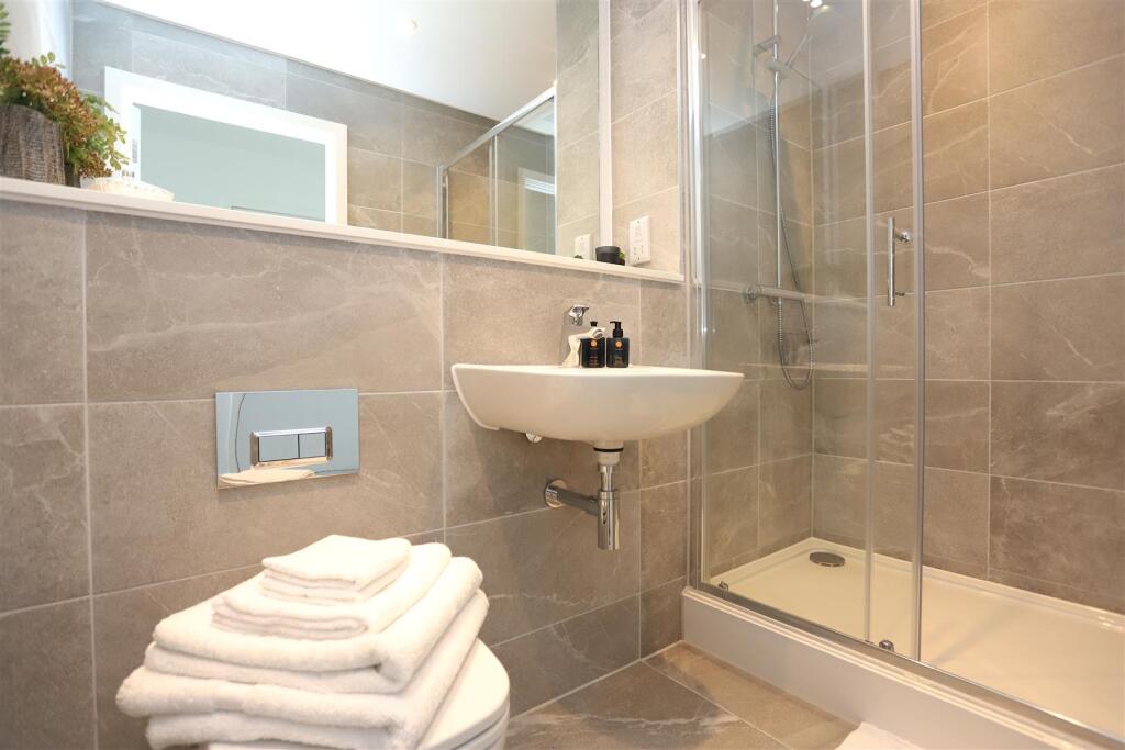 3 bedroom apartment for sale in Victoria House, East Piccadilly, M4